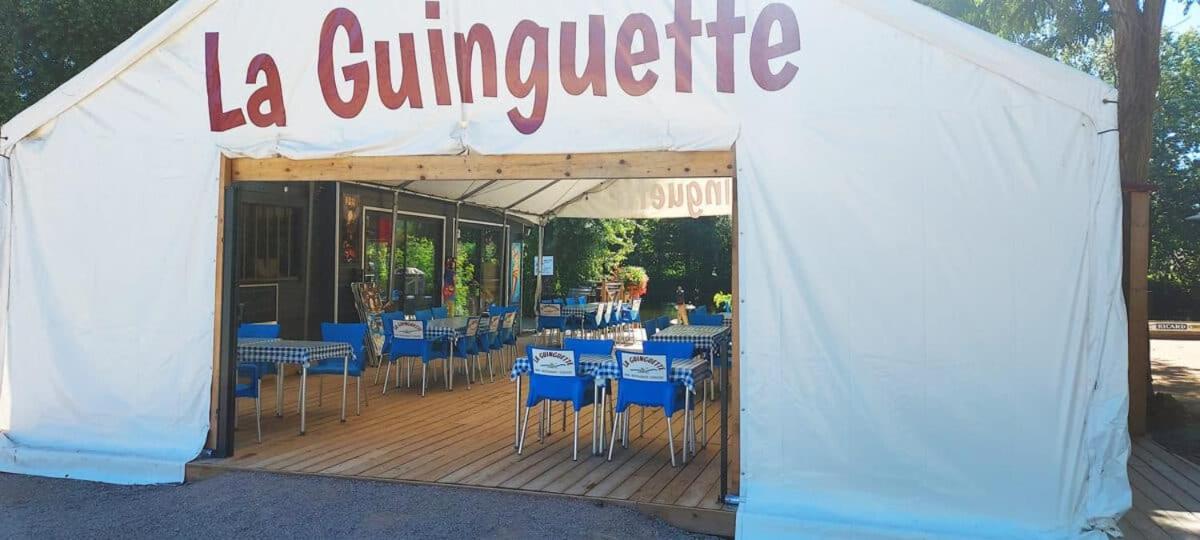Tonneau Herbergement Insolite Au Camping Des Nieres Ebreuil Εξωτερικό φωτογραφία
